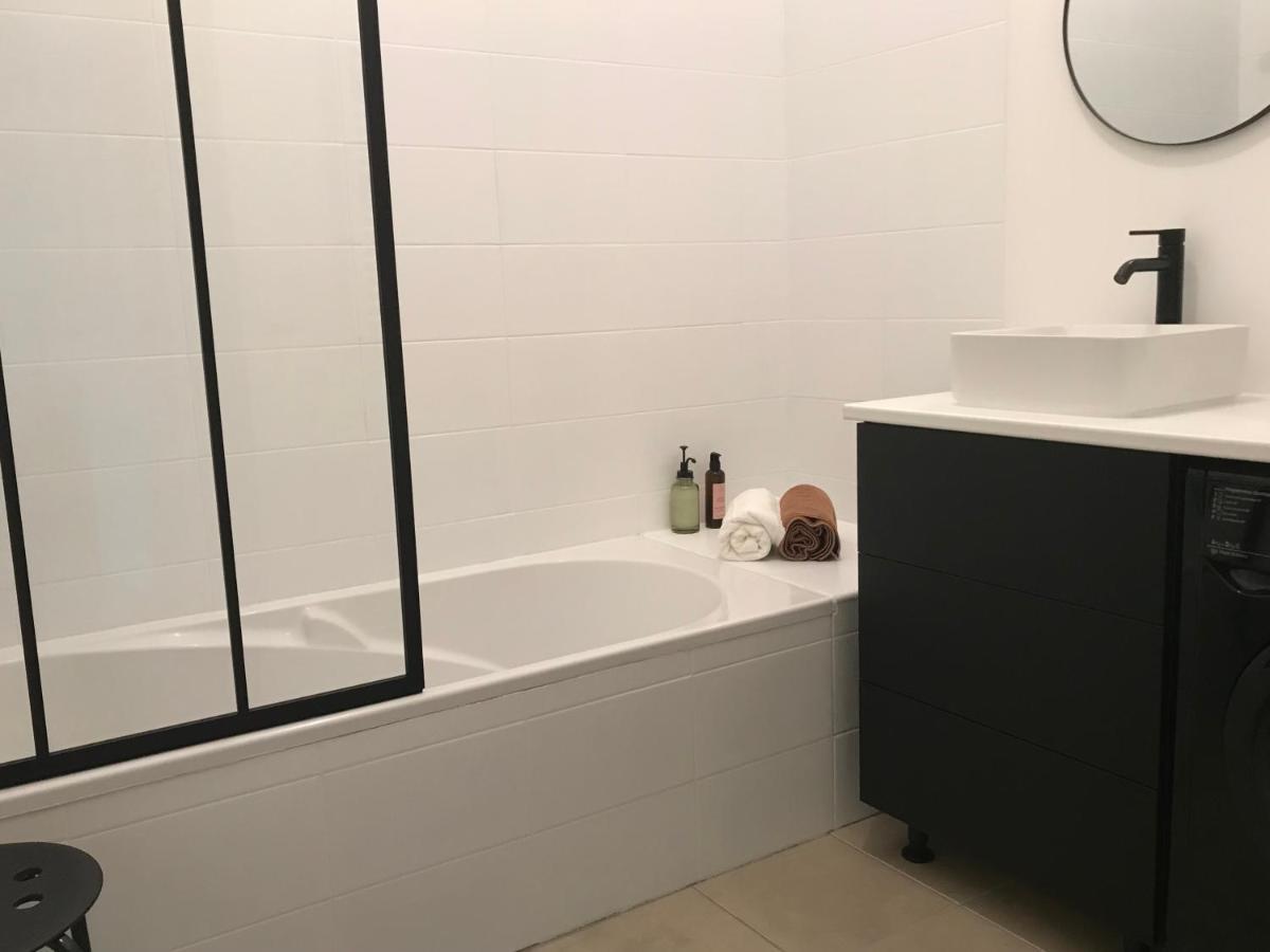 , Renove Dans Immeuble Classe. Nimes