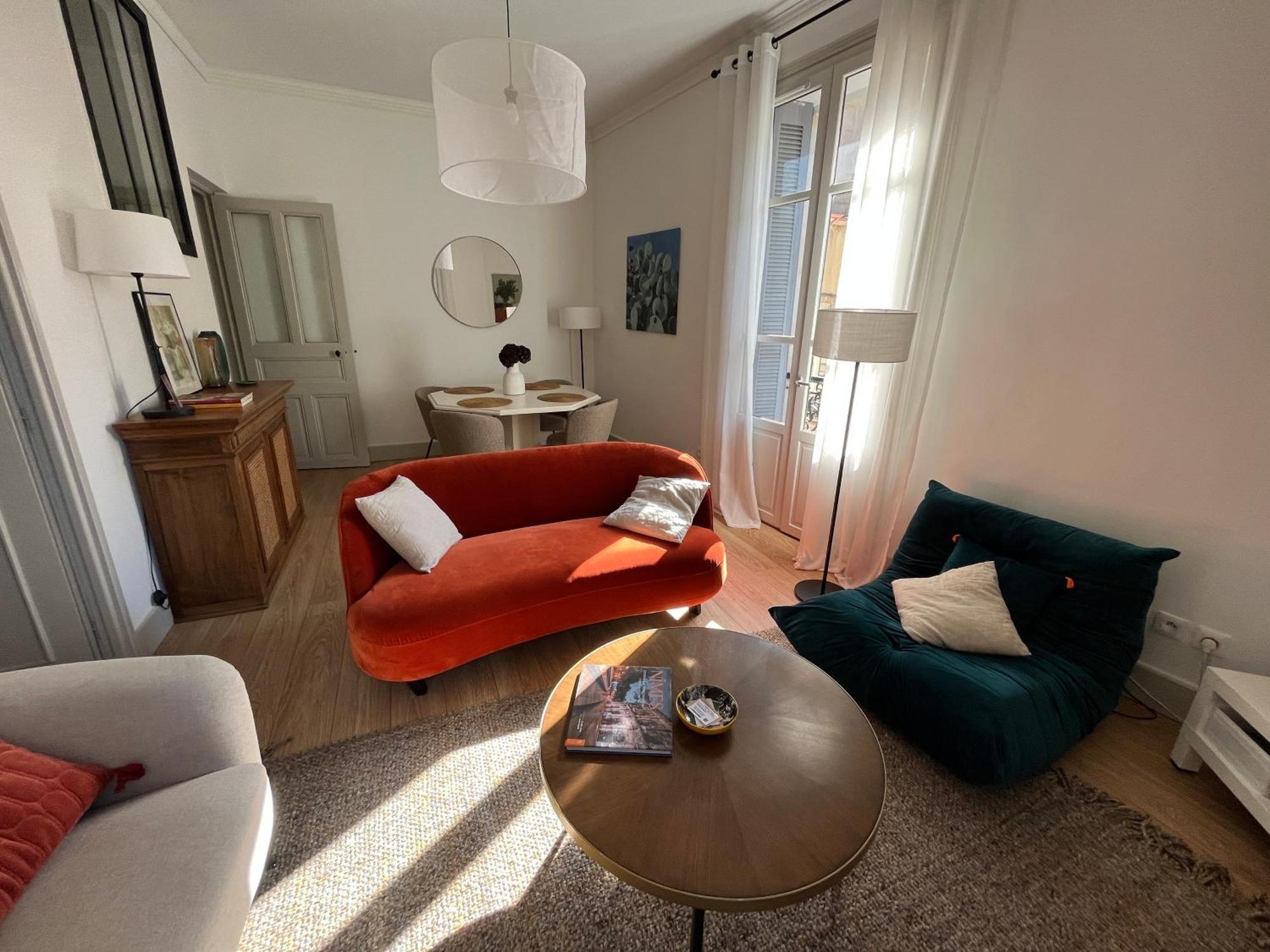 , Renove Dans Immeuble Classe. Apartment Nimes
