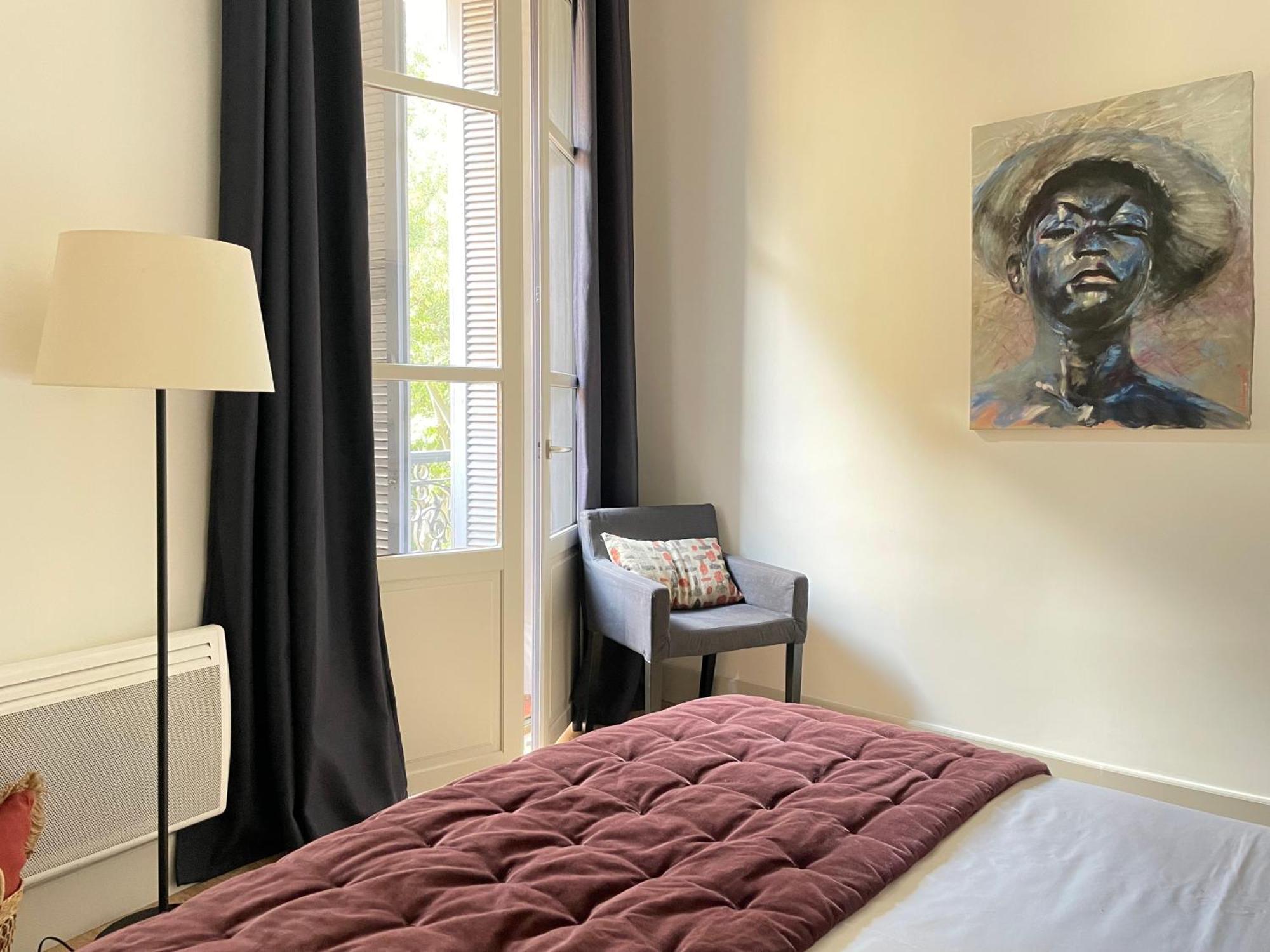 Apartment , Renove Dans Immeuble Classe.