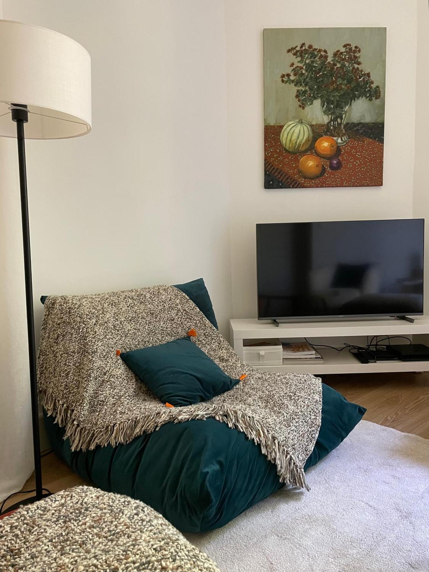 , Renove Dans Immeuble Classe. *
